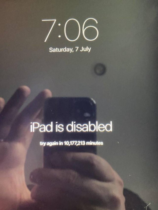 Bad Days Happen (41 pics)