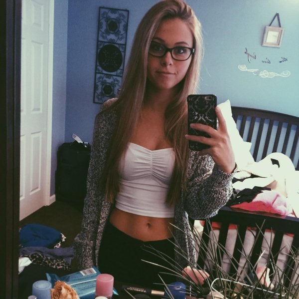 Girls In Glasses (34 pics)