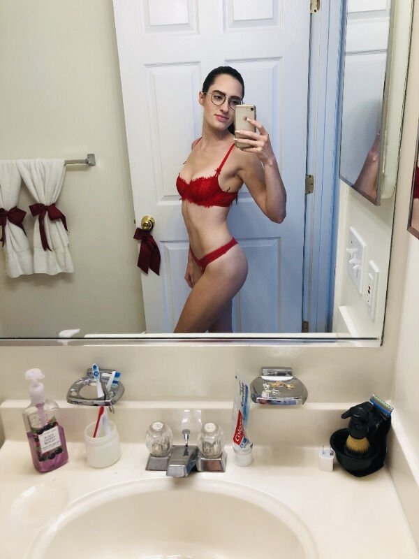 Girls In Glasses (34 pics)