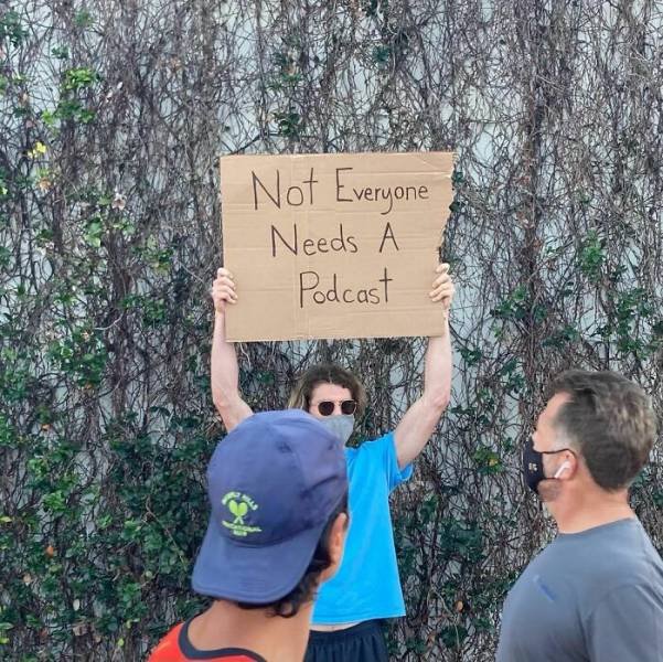 Dude With Sign (35 pics)