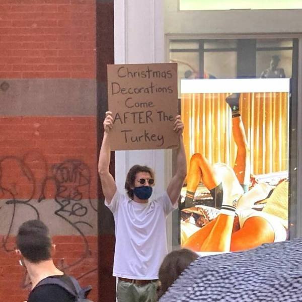 Dude With Sign (35 pics)