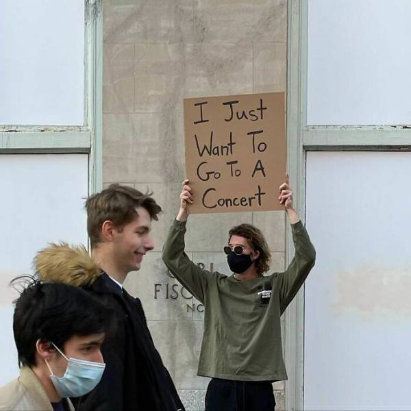 Dude With Sign (35 pics)