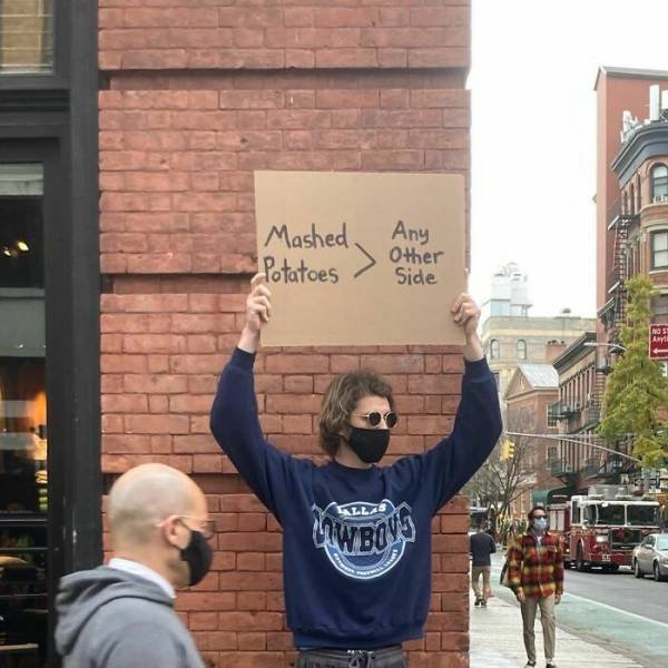 Dude With Sign (35 pics)