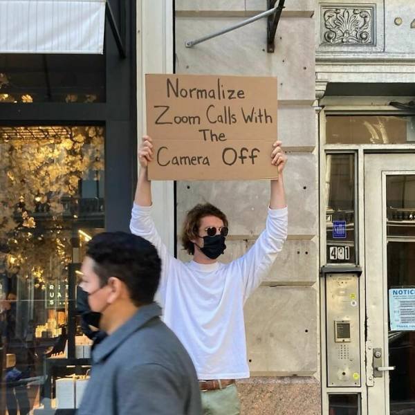 Dude With Sign (35 pics)