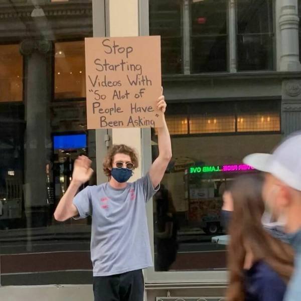 Dude With Sign (35 pics)