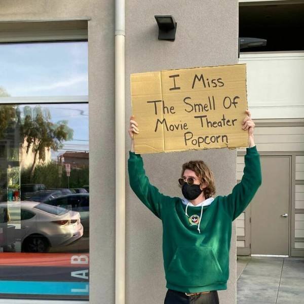 Dude With Sign (35 pics)