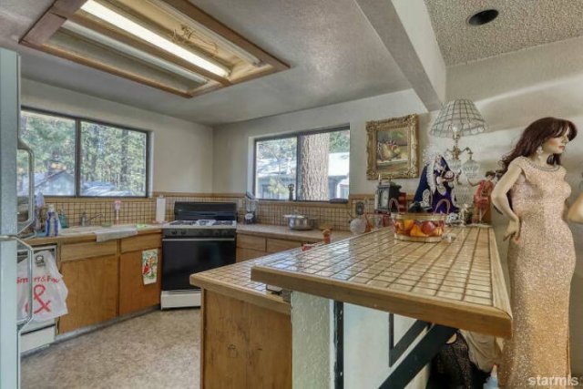 This House Has Some Secret (35 pics)