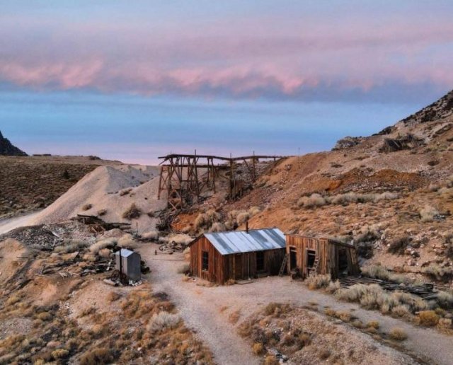 American Entrepreneur Bought An Abandoned Town To Recreate It As A Touristic Place (27 pics)