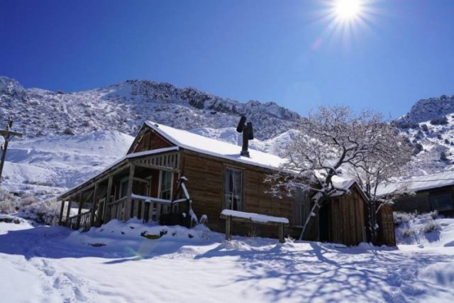American Entrepreneur Bought An Abandoned Town To Recreate It As A Touristic Place (27 pics)