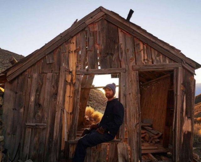 American Entrepreneur Bought An Abandoned Town To Recreate It As A Touristic Place (27 pics)