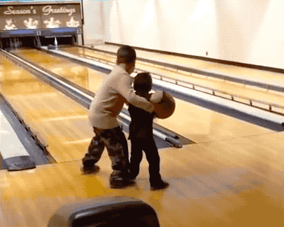 Kids Doing Stupid Things (21 gifs)