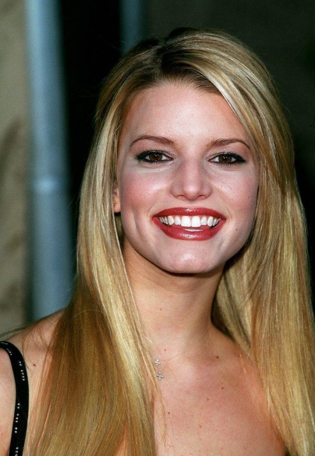 The Hottest Hollywood Actresses Of The 90's (30 pics)