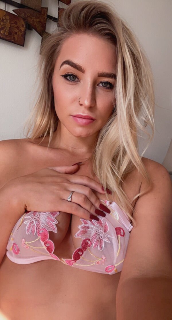 Blonde Girls (35 pics)