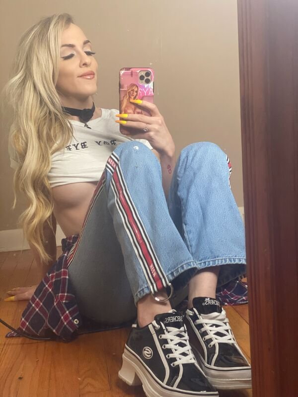 Blonde Girls (35 pics)