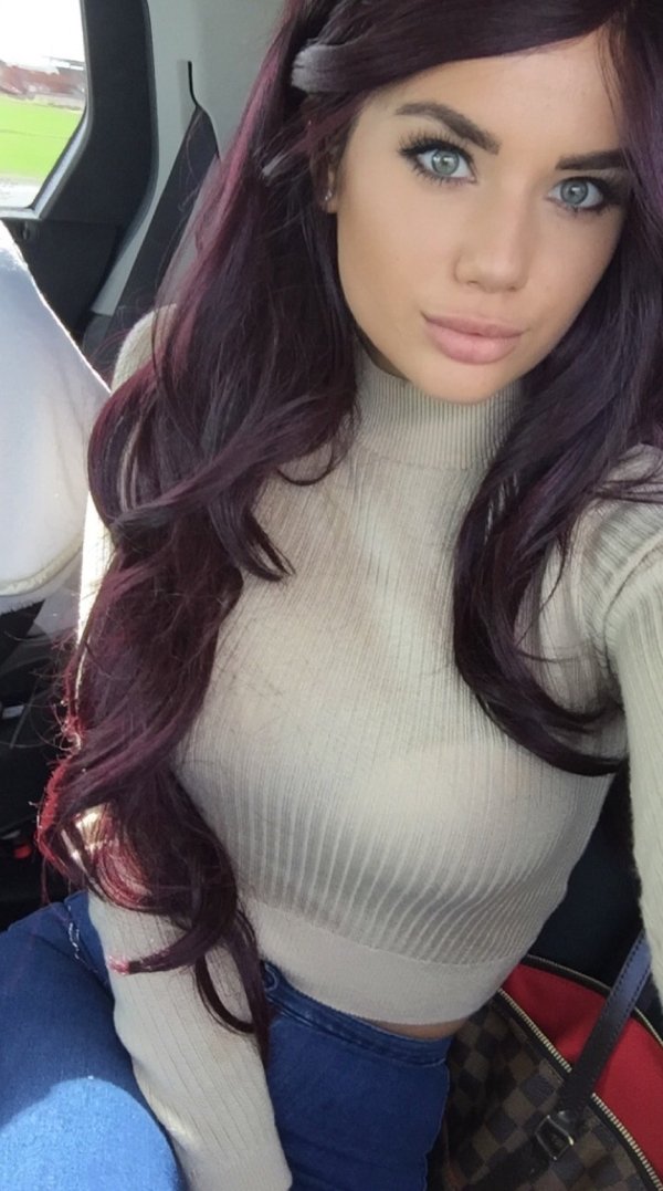 Hot Car Selfies (33 pics)