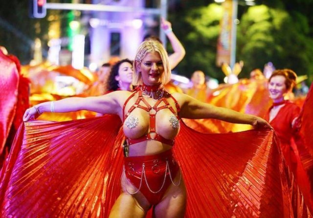Pics For Grown-Ups (60 pics)