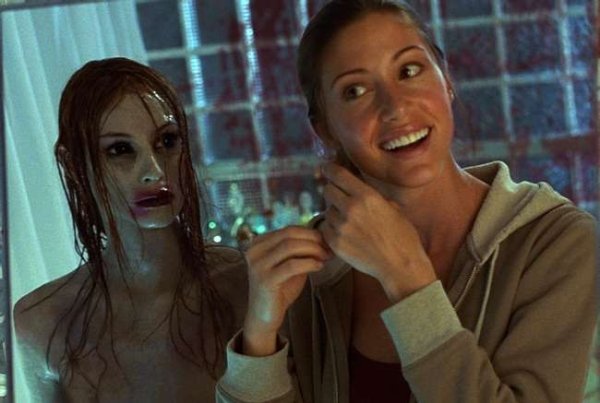 Hot Horror Movie Characters (25 pics)