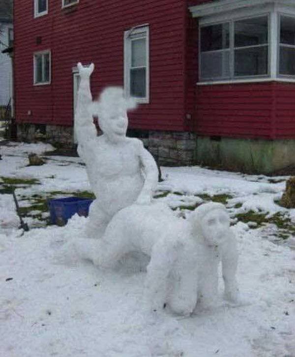 The Worst Places For Love Making (17 pics) The Worst Places For Love Making (17 pics)