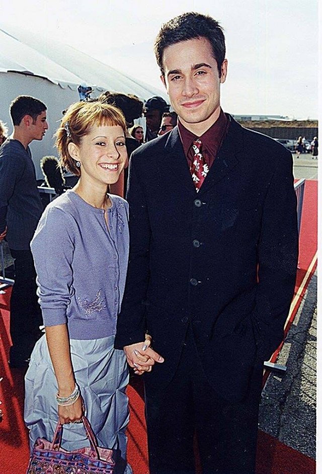 Celebrity Couples In 1999 (56 pics) Celebrity Couples In 1999 (56 pics)
