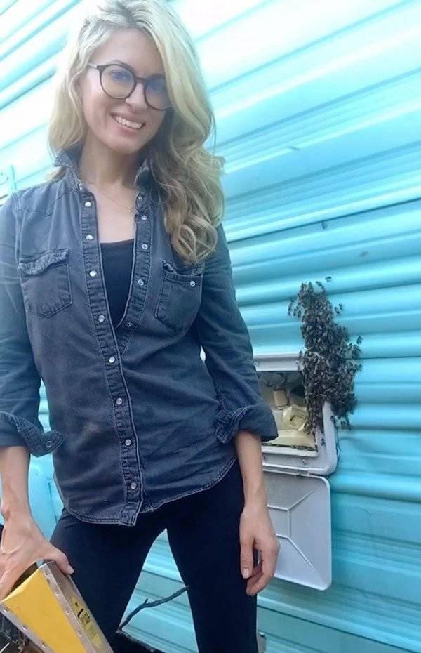 Texas Bee Queen (22 pics)