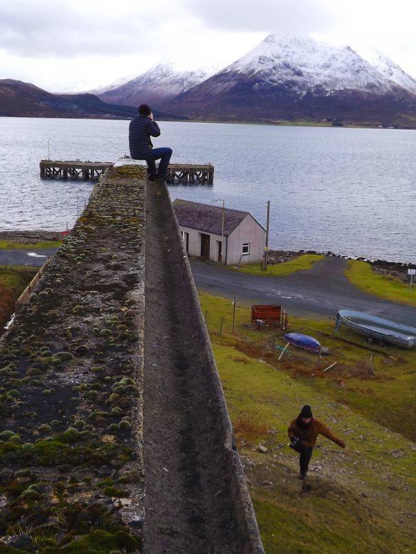 Optical Illusions Turn People Into Giants (38 pics)