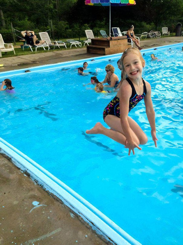 Optical Illusions Turn People Into Giants (38 pics)