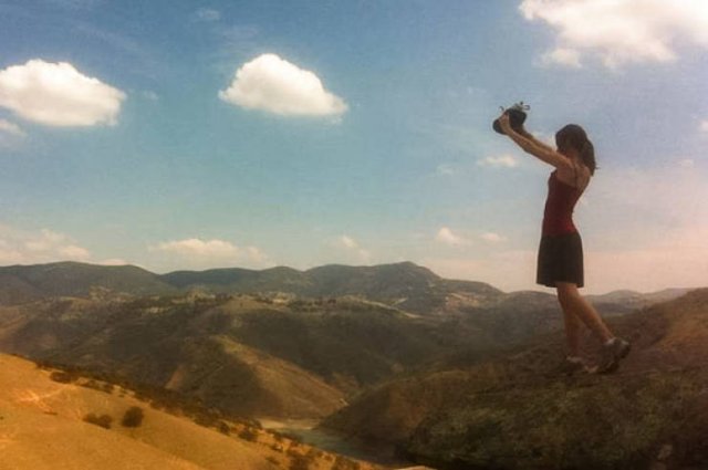 Optical Illusions Turn People Into Giants (38 pics)