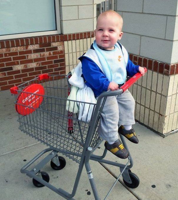 Optical Illusions Turn People Into Giants (38 pics) Optical Illusions Turn People Into Giants (38 pics)