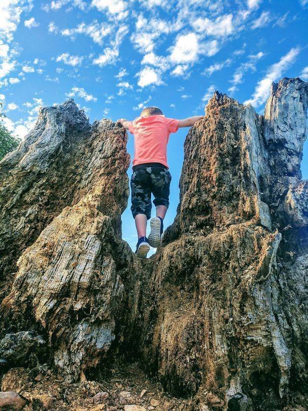 Optical Illusions Turn People Into Giants (38 pics) Optical Illusions Turn People Into Giants (38 pics)