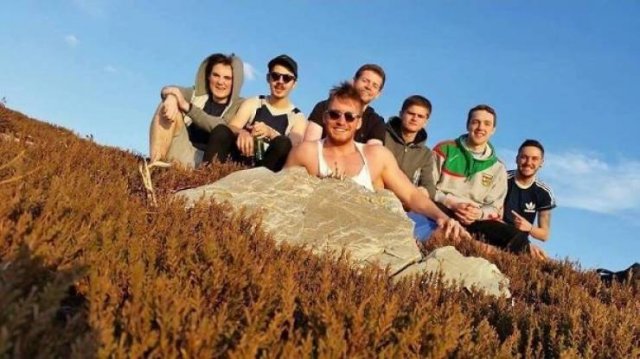 Optical Illusions Turn People Into Giants (38 pics)