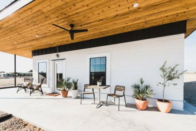 World's First 3D-Printed House For 70-Year Old Homeless Man (26 pics)
