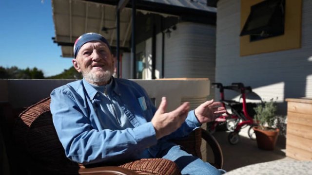 World's First 3D-Printed House For 70-Year Old Homeless Man (26 pics)