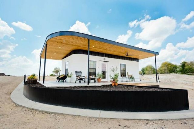 World's First 3D-Printed House For 70-Year Old Homeless Man (26 pics)