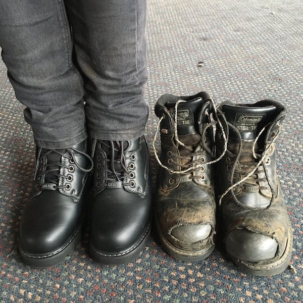 People Show Reality Of Their Jobs (25 pics)
