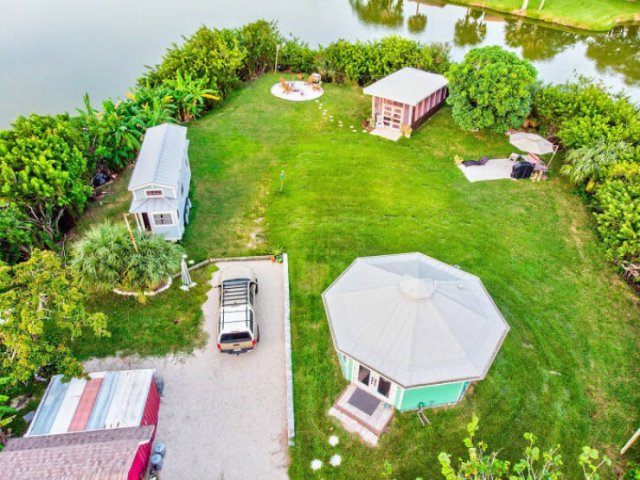 This Man Created Paradise On His Own Private Island In Florida (37 pics)