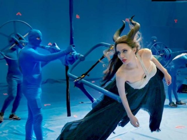 Behind The Scenes Of Popular Movies (24 pics) Behind The Scenes Of Popular Movies (24 pics)