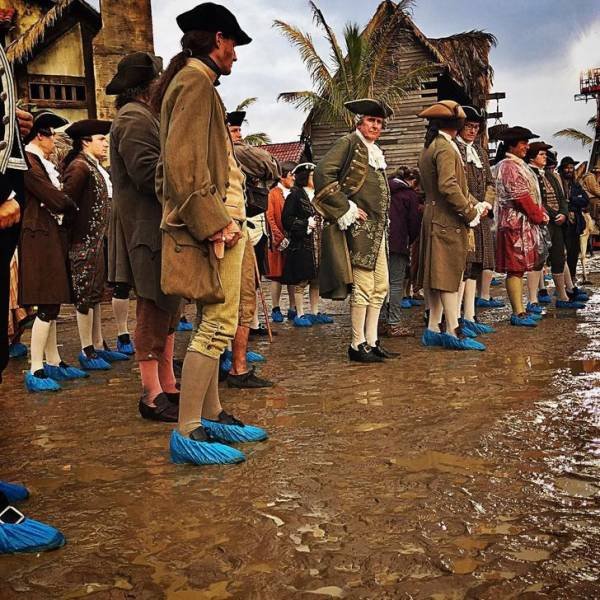 Behind The Scenes Of Popular Movies (24 pics) Behind The Scenes Of Popular Movies (24 pics)