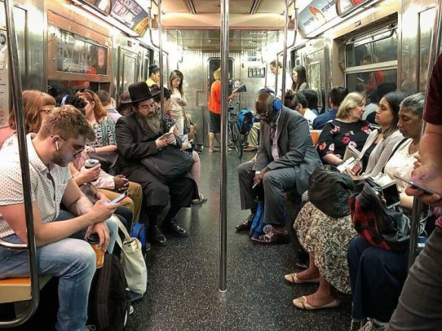 Amazing New York Subway Passenger Photos By Mr. NYC Subway (46 pics)