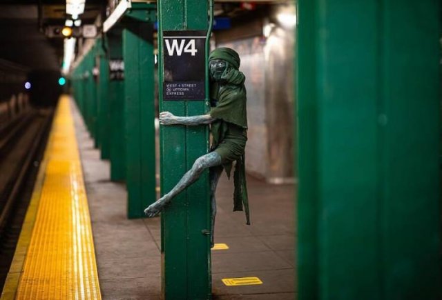 Amazing New York Subway Passenger Photos By Mr. NYC Subway (46 pics)