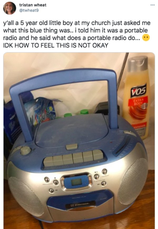 Modern Children Have No Idea What Are These Old Things For (24 pics)