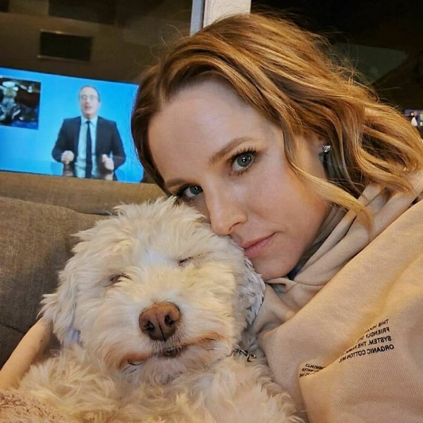 Celebrities With Their Dogs (30 pics)