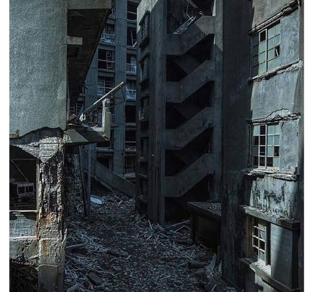 Abandoned Island In Japan (10 pics)