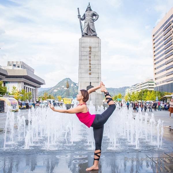 Yoga Girls (26 pics)