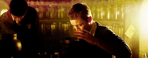 Locals Tell About Things That Always Surprise Tourists (22 gifs)