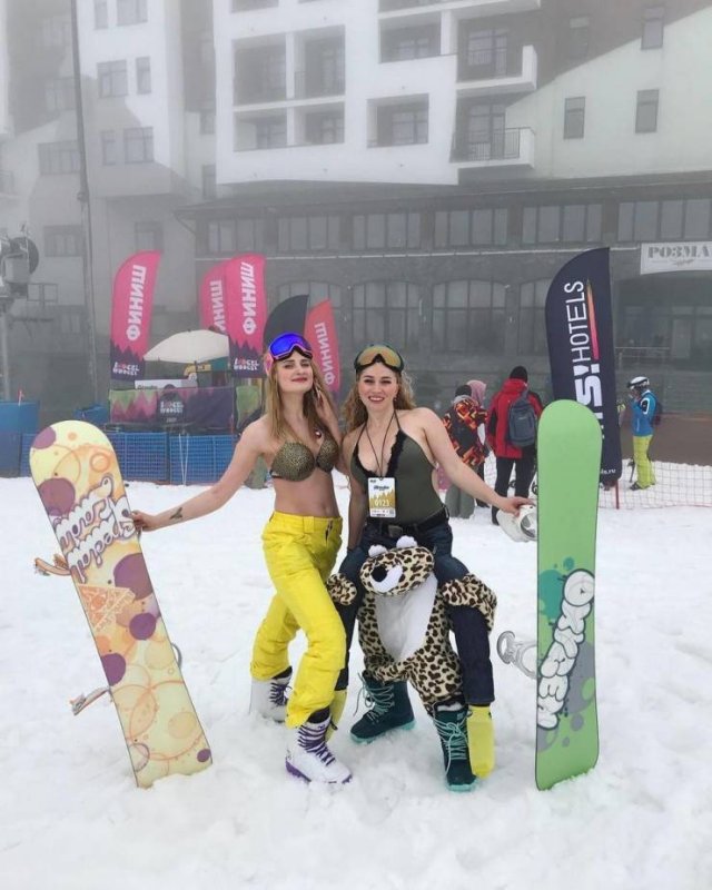 Sochi, Russia: People Skiing In Underwear (32 pics)