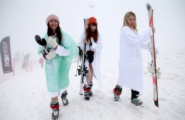 Sochi, Russia: People Skiing In Underwear (32 pics)