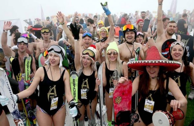 Sochi, Russia: People Skiing In Underwear (32 pics)