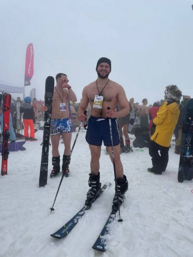Sochi, Russia: People Skiing In Underwear (32 pics)