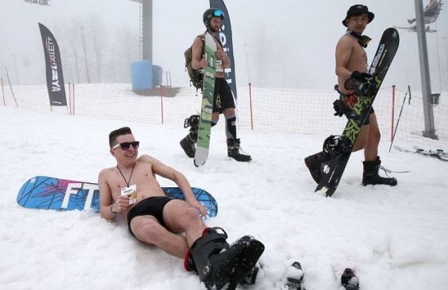 Sochi, Russia: People Skiing In Underwear (32 pics)