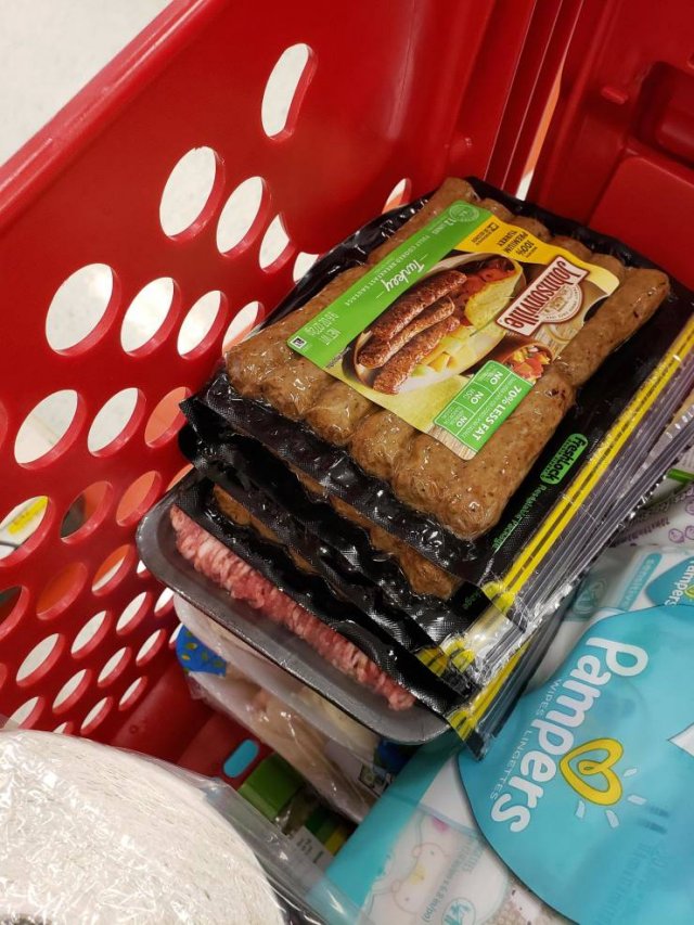 Things 'Target' Employees Love And Hate (22 pics) Things 'Target' Employees Love And Hate (22 pics)